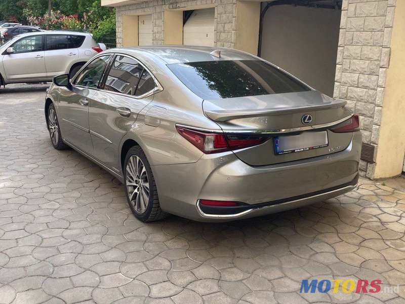 2021' Lexus Es Series photo #3