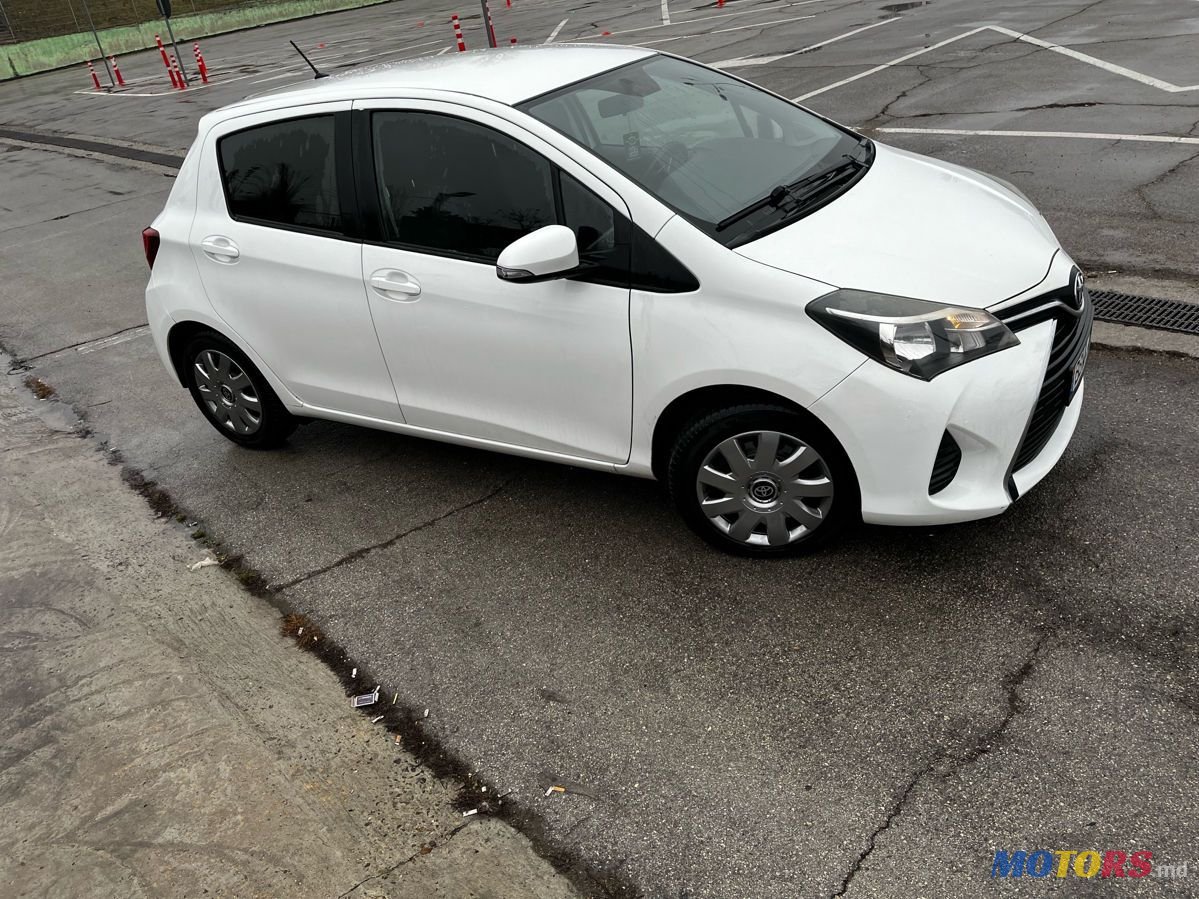 2015' Toyota Yaris photo #5