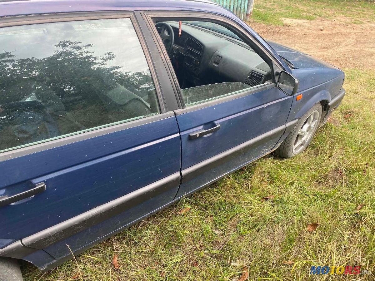 1993' Volkswagen Passat photo #4