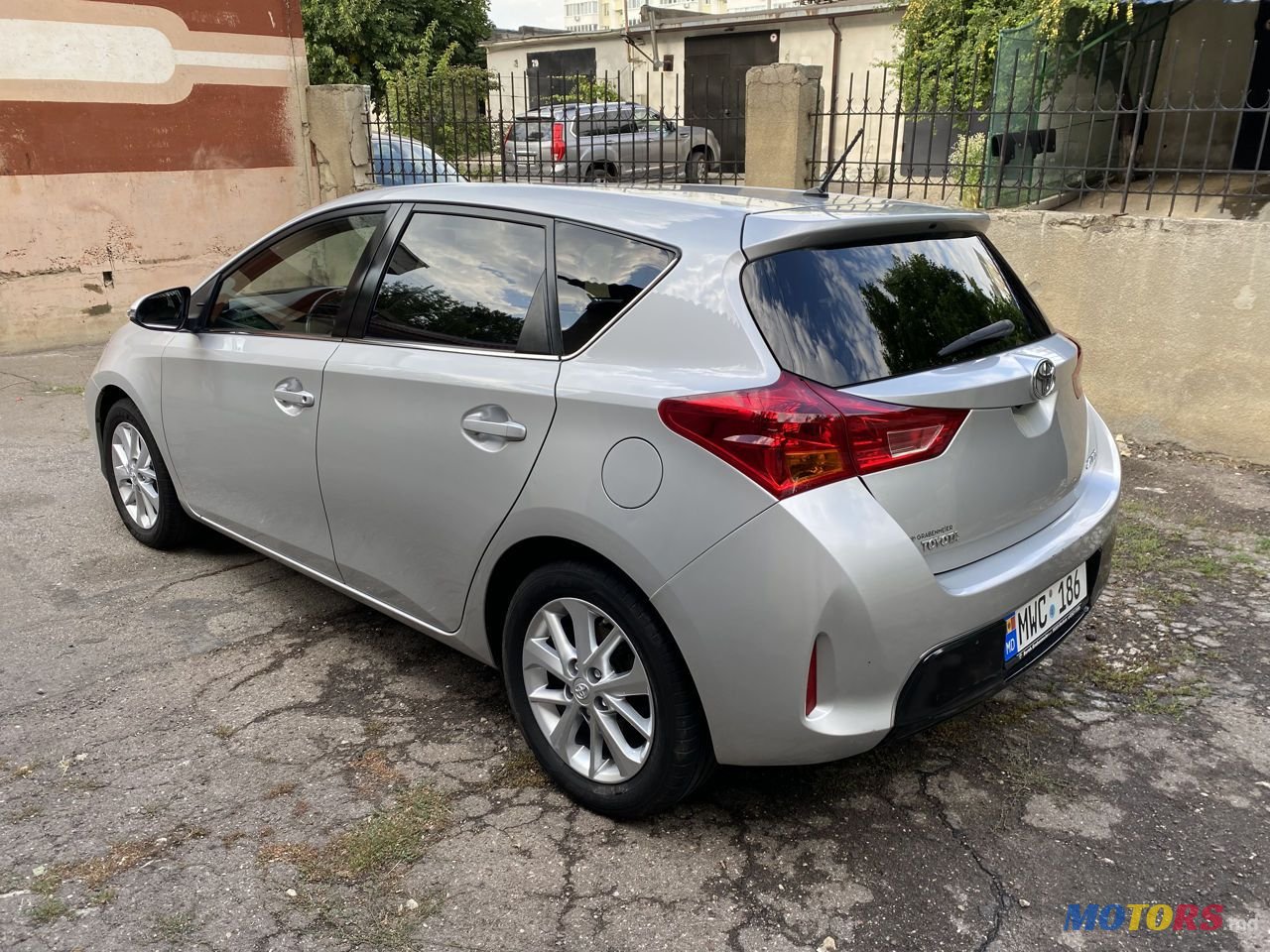 2015' Toyota Auris photo #2