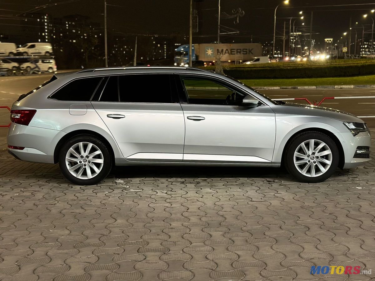 2019' Skoda Superb photo #4
