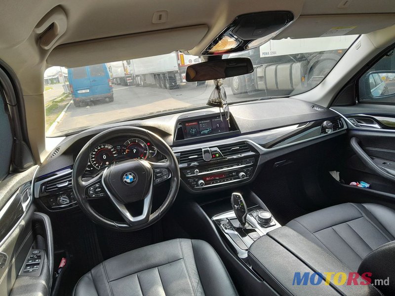 2018' BMW 5 Series photo #6