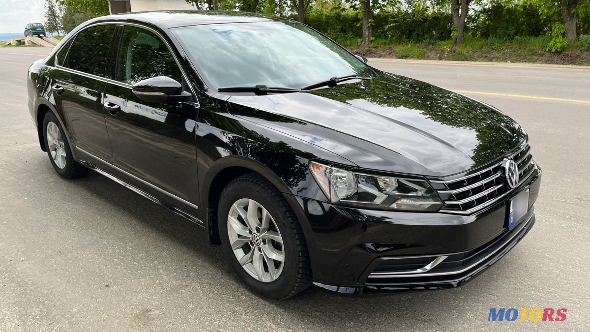 2016' Volkswagen Passat photo #3