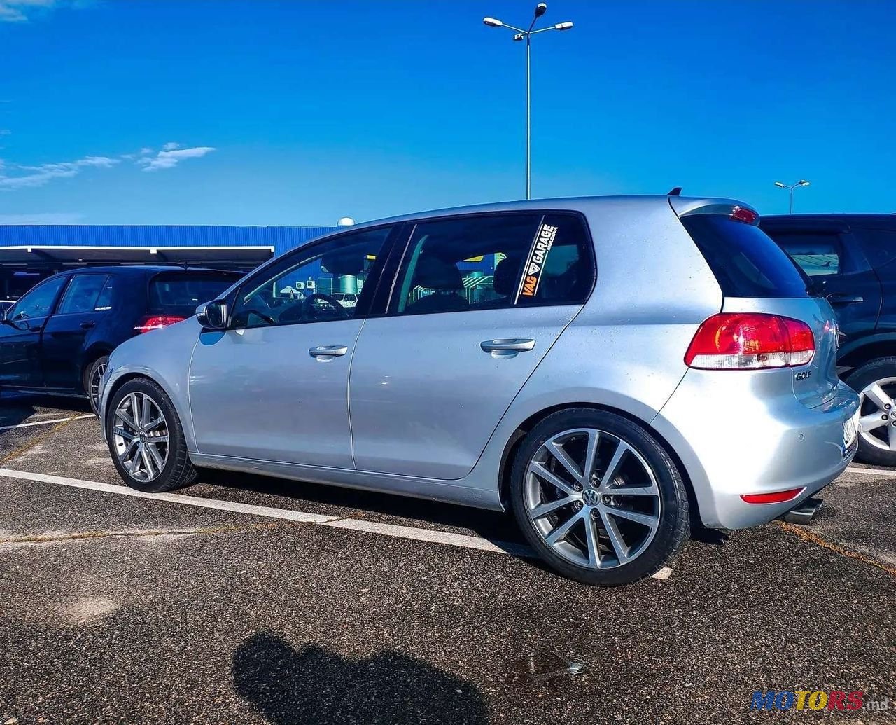 2011' Volkswagen Golf photo #1