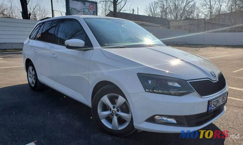 2015' Skoda Fabia photo #2