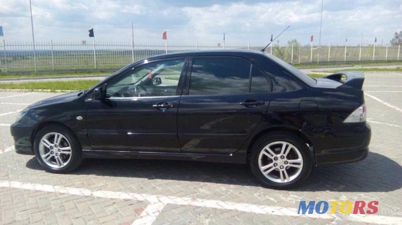 2006' Mitsubishi Lancer photo #2