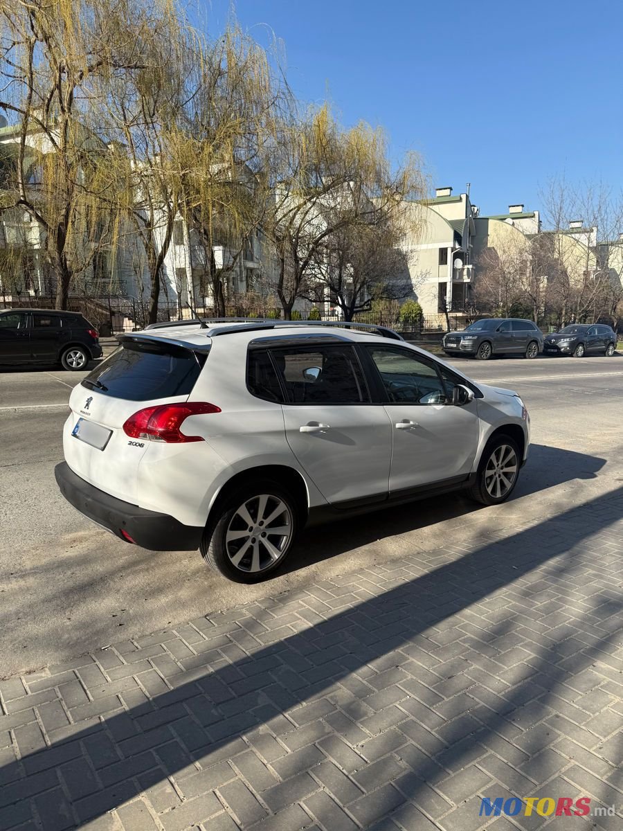 2013' Peugeot 2008 photo #1