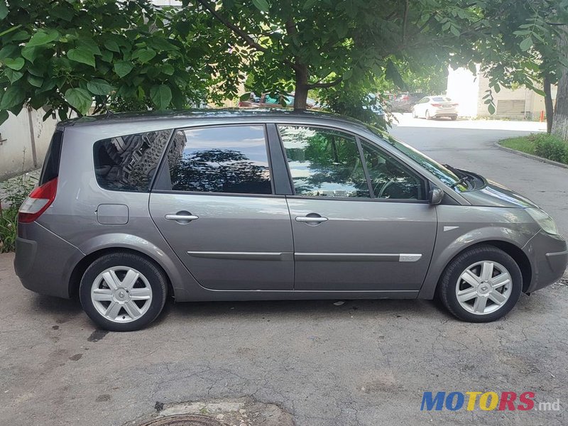 2005' Renault Grand Scenic photo #1