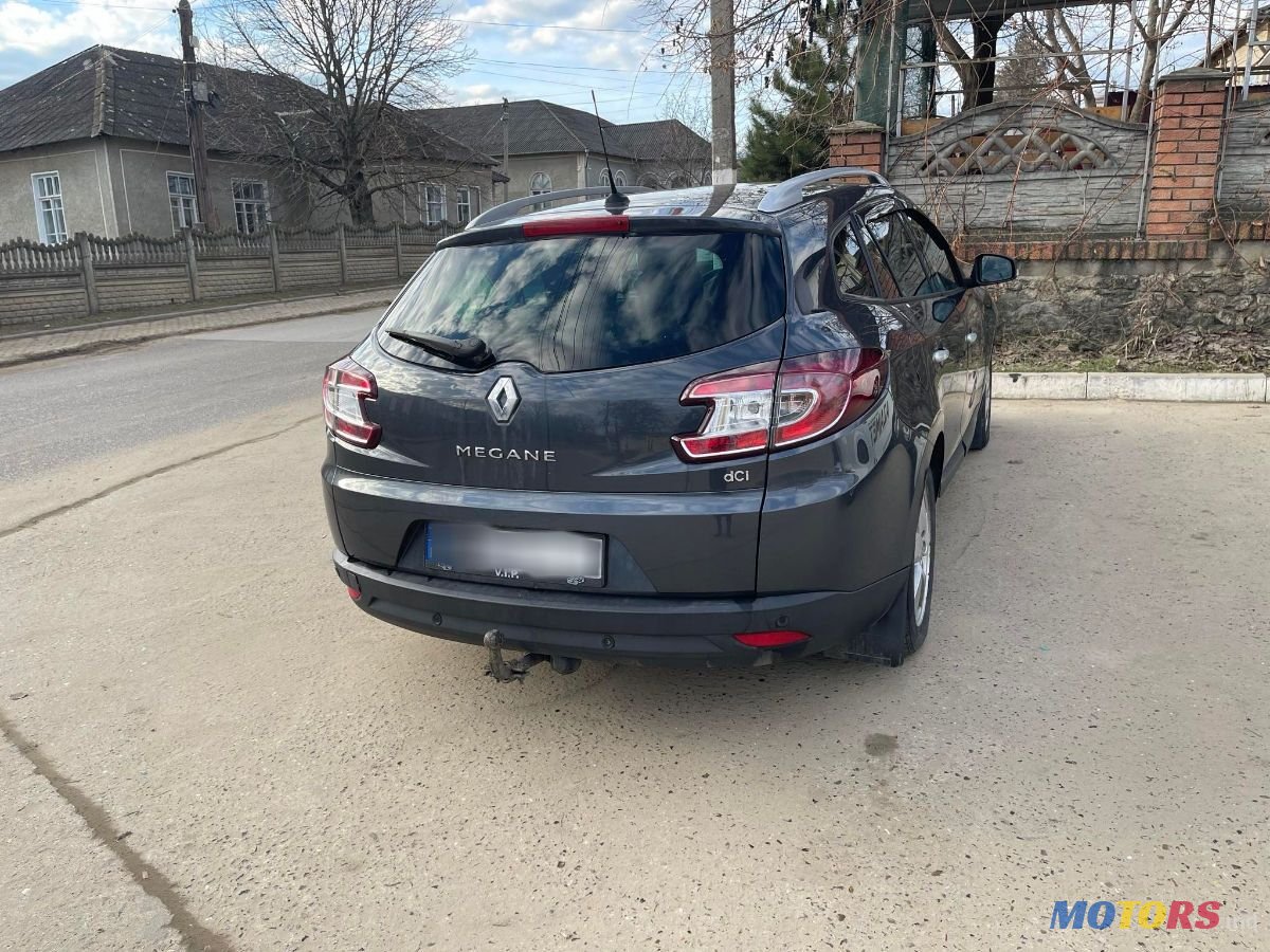 2011' Renault Megane photo #3