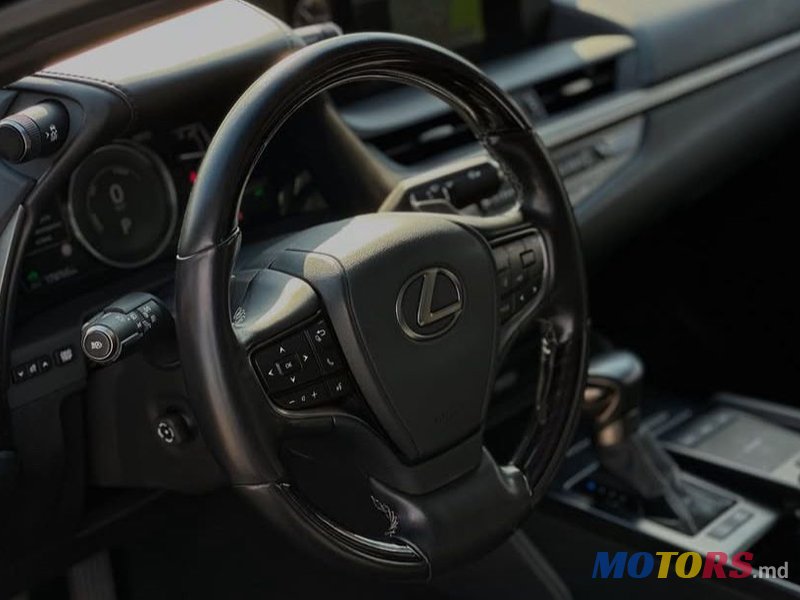 2021' Lexus Es Series photo #6