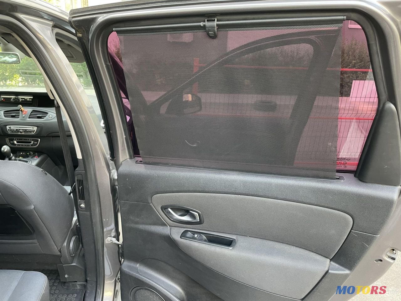 2010' Renault Scenic photo #6