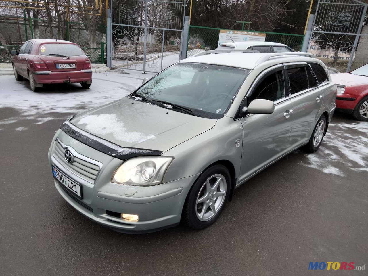 2004' Toyota Avensis photo #1