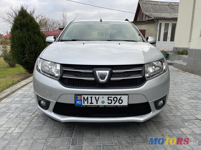 2013' Dacia Sandero photo #1