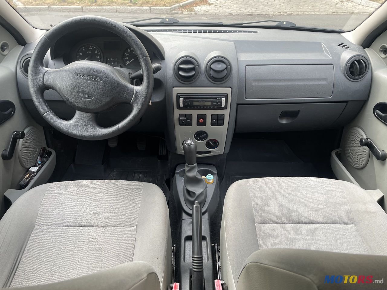 2009' Dacia Logan photo #5