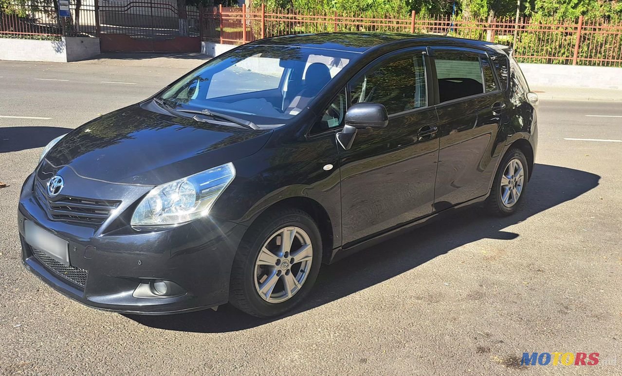 2010' Toyota Verso photo #2