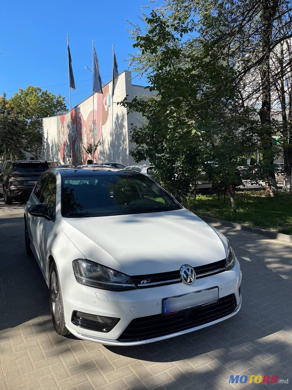 2016' Volkswagen Golf photo #1