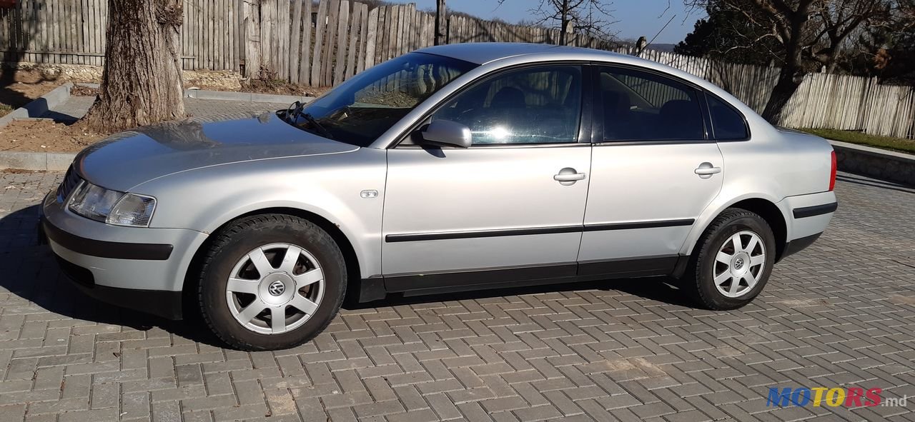 2000' Volkswagen Passat photo #1