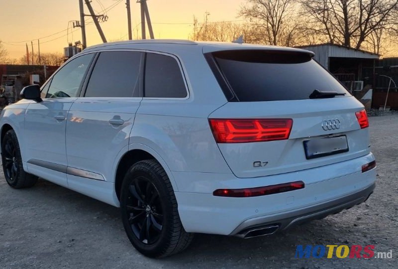 2019' Audi Q7 photo #4