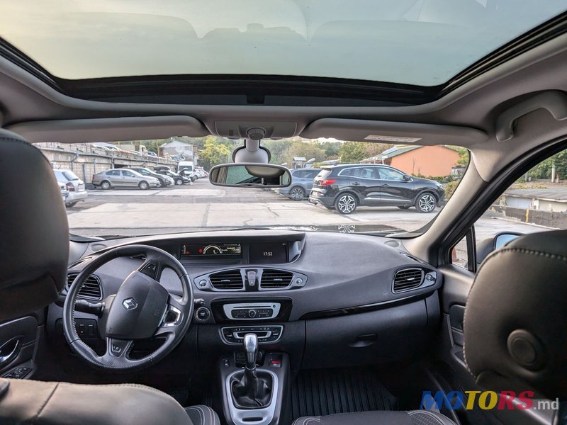 2015' Renault Scenic photo #6