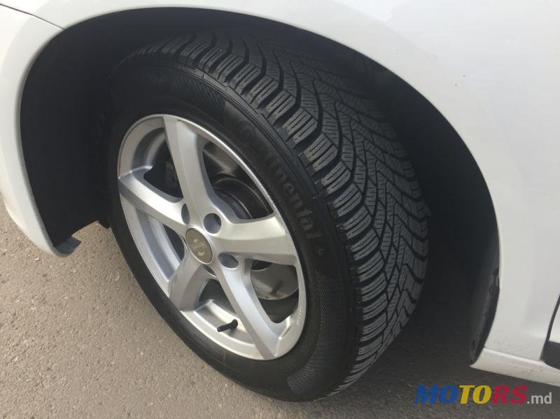 2009' Volkswagen Scirocco photo #2