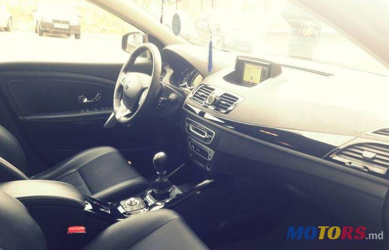 2012' Renault Megane photo #2