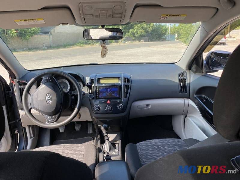 2008' Kia Ceed photo #2