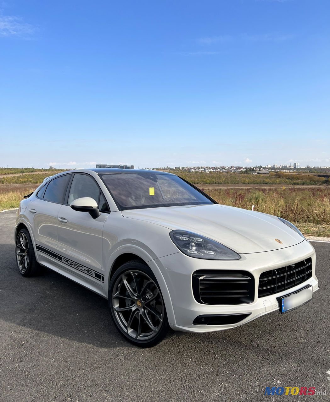 2019' Porsche Cayenne Coupe photo #2