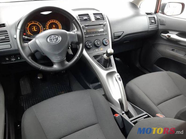 2009' Toyota Auris photo #2