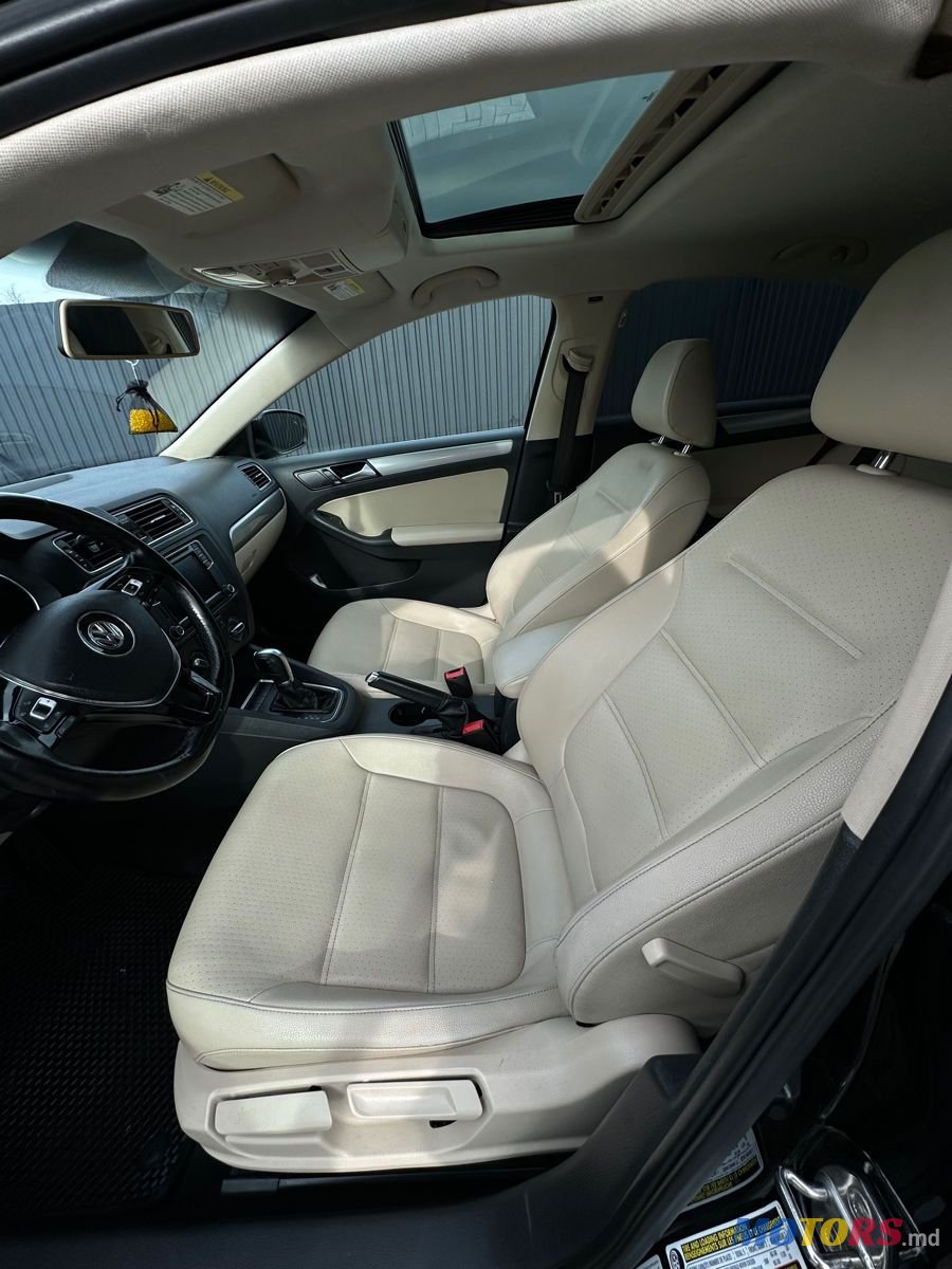 2016' Volkswagen Jetta photo #2