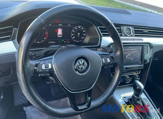 2016' Volkswagen Passat photo #6