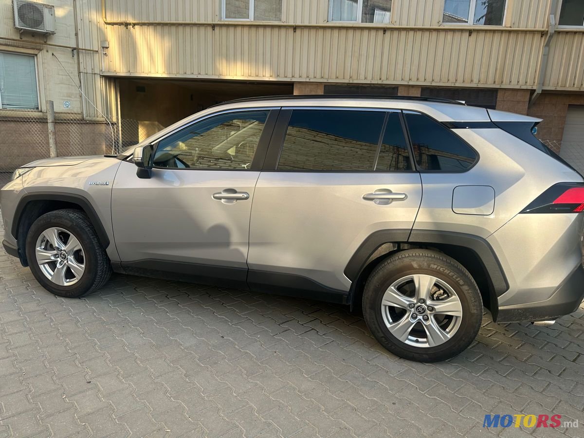 2021' Toyota RAV4 photo #4