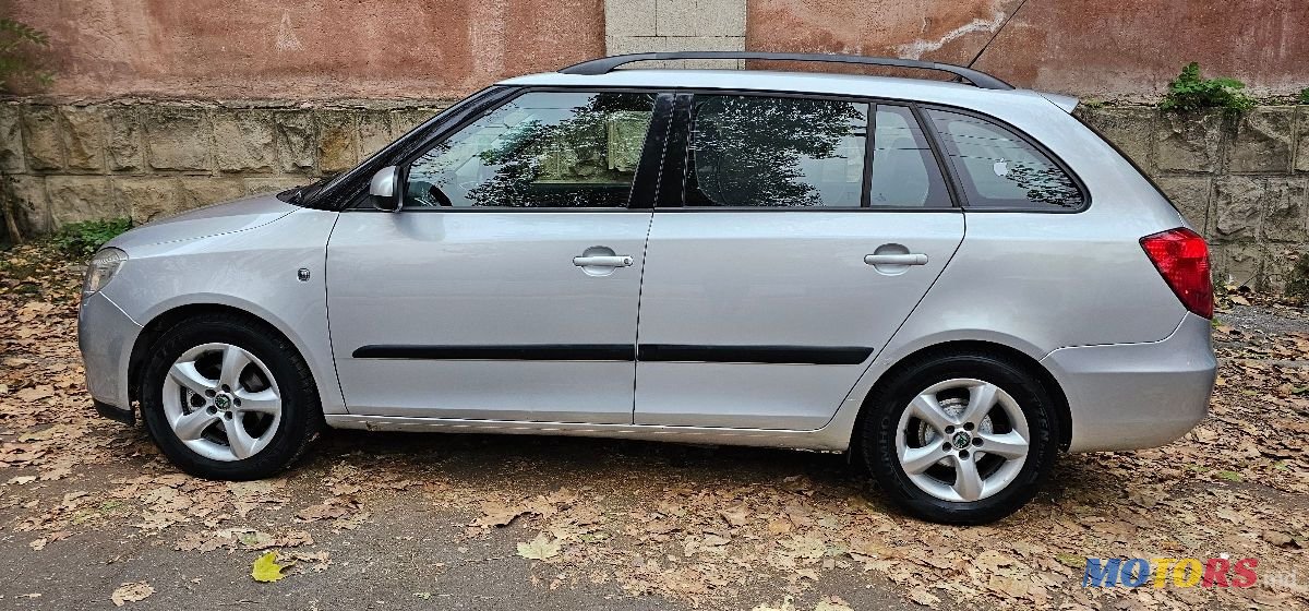 2009' Skoda Fabia photo #5