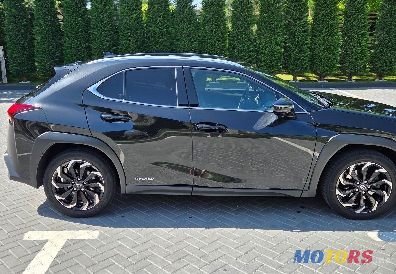 2019' Lexus UX photo #5