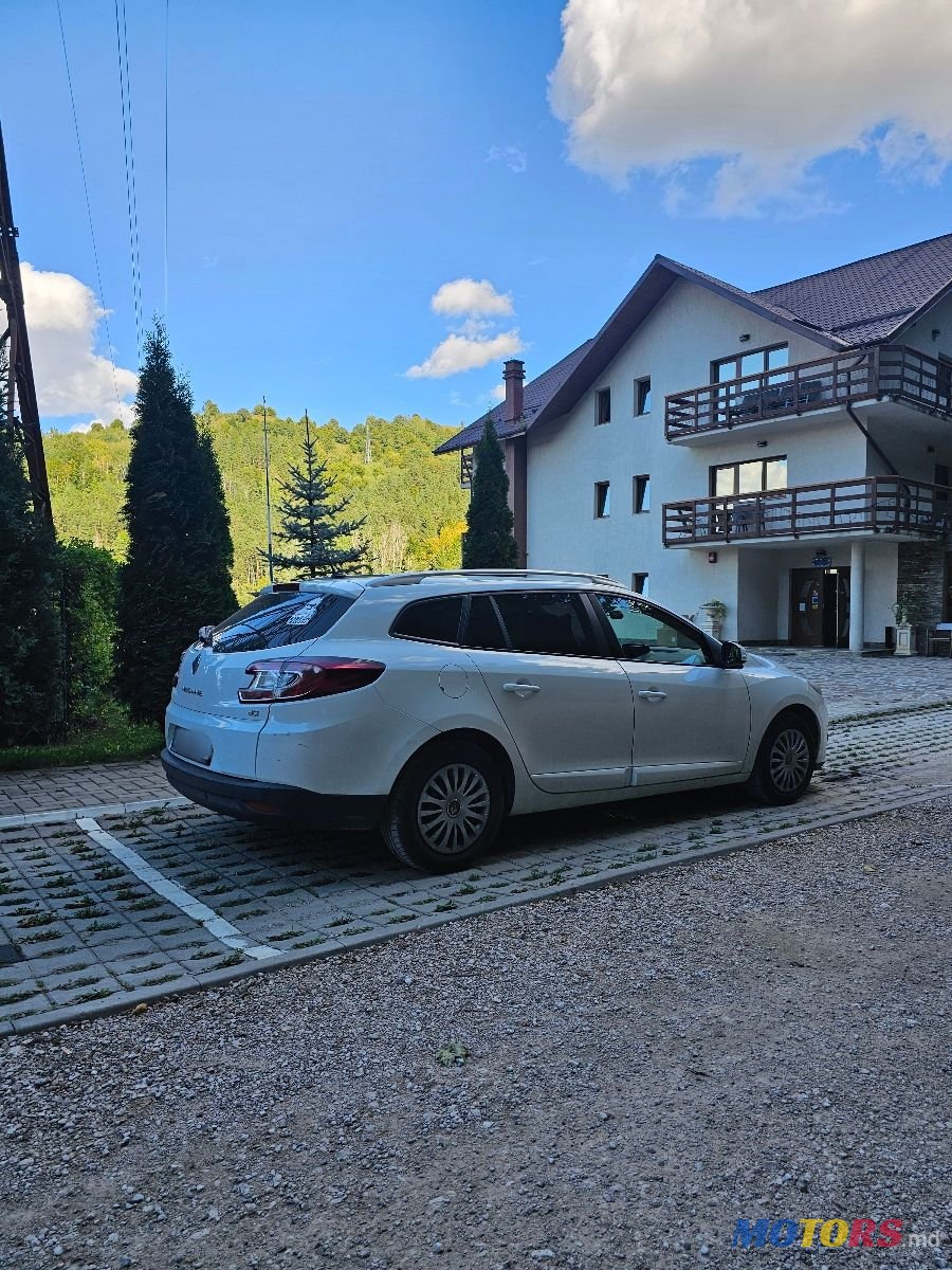 2014' Renault Megane photo #4