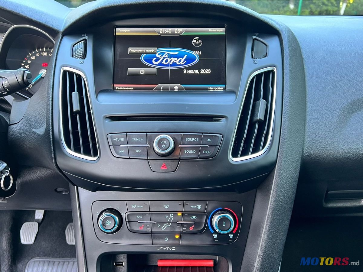 2015' Ford Focus photo #5