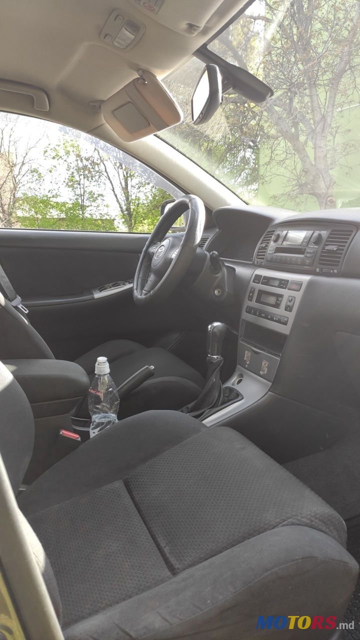 2004' Toyota Corolla photo #5