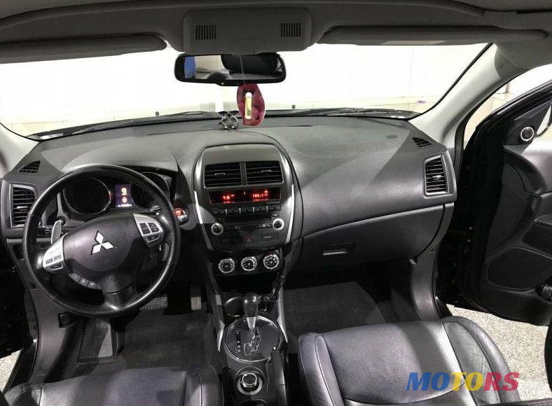 2012' Mitsubishi ASX photo #1