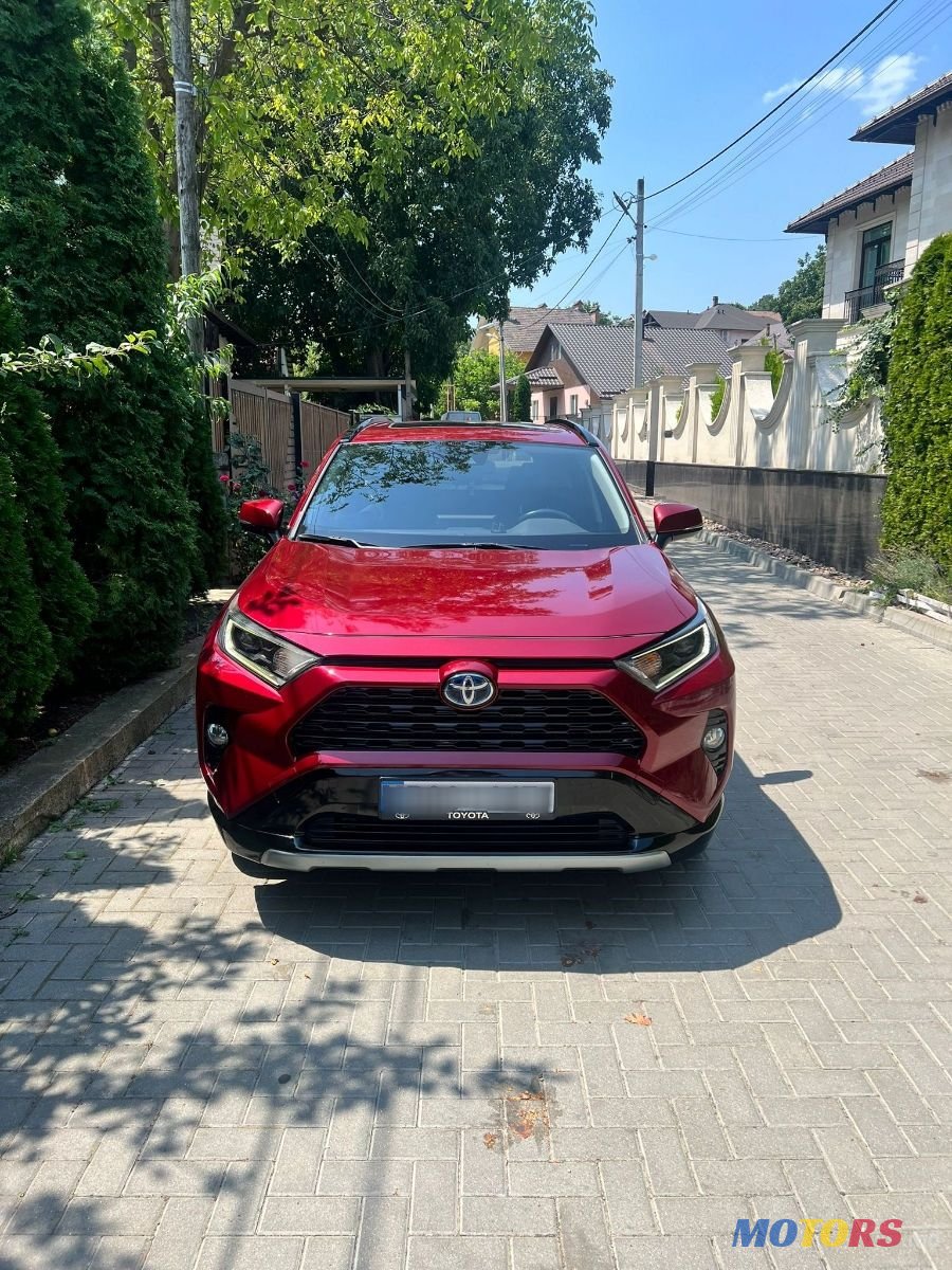 2020' Toyota RAV4 photo #5