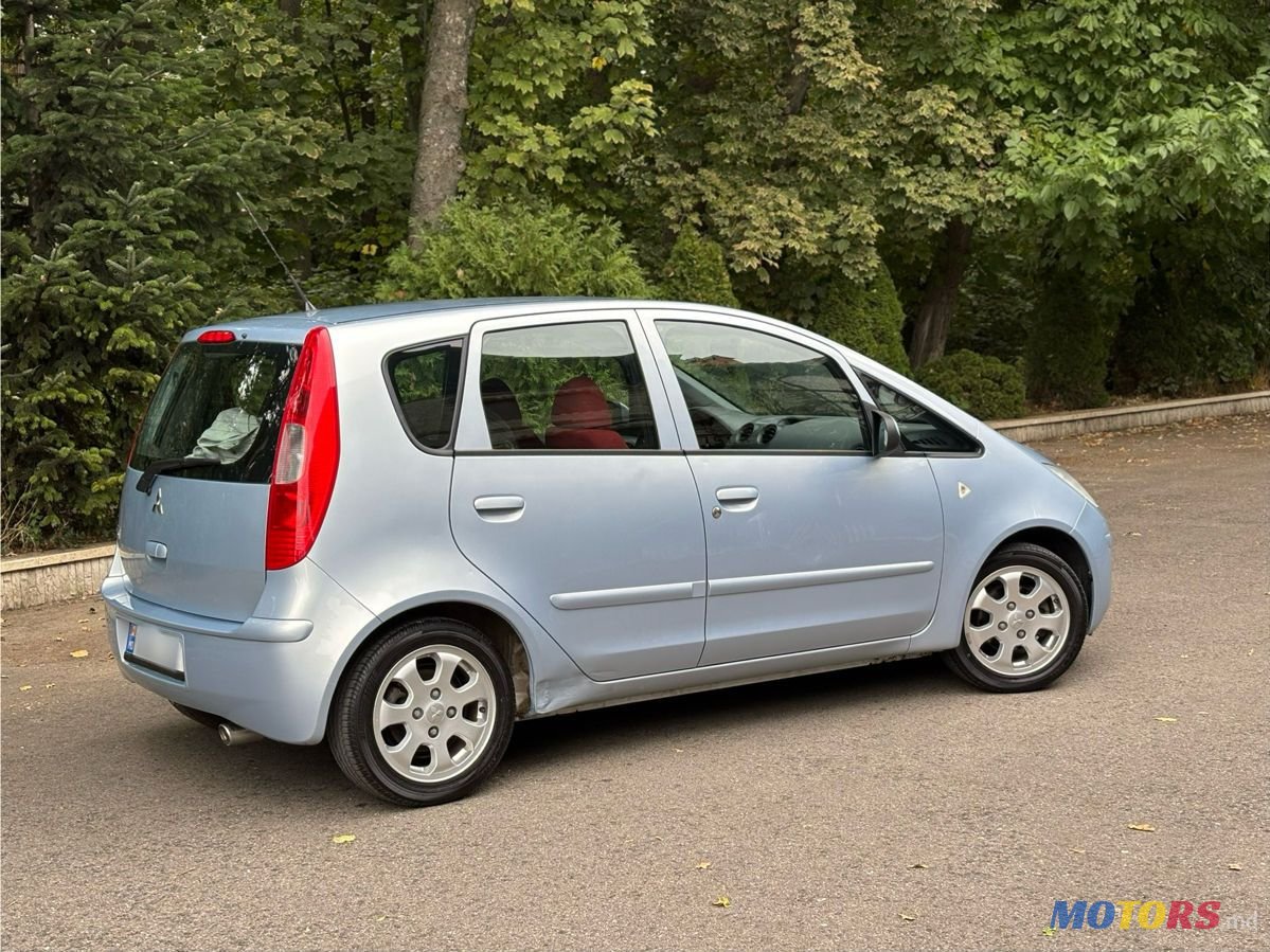 2006' Mitsubishi Colt photo #6