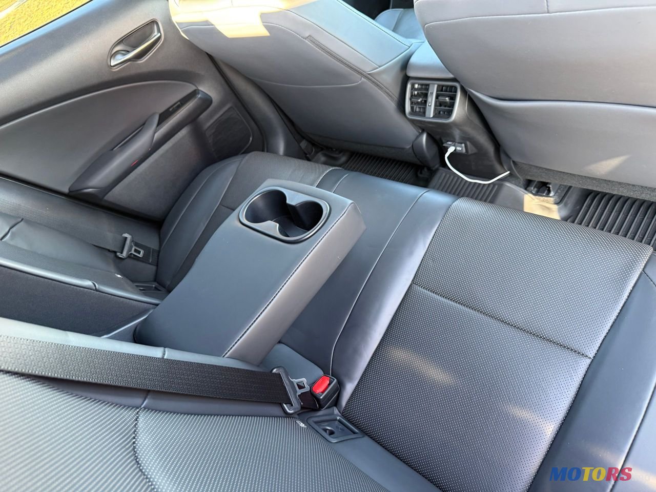 2024' Lexus UX photo #5