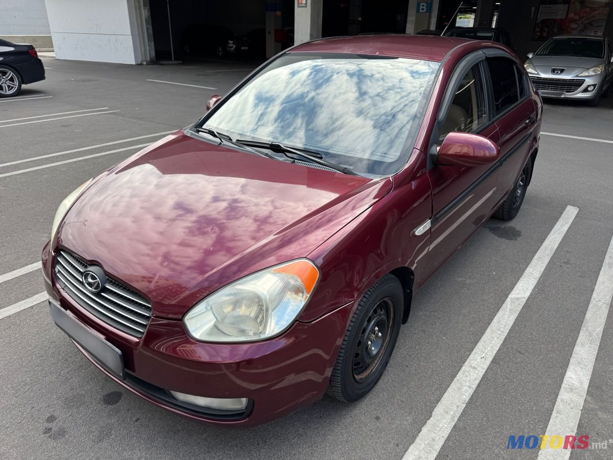 2009' Hyundai Accent photo #1