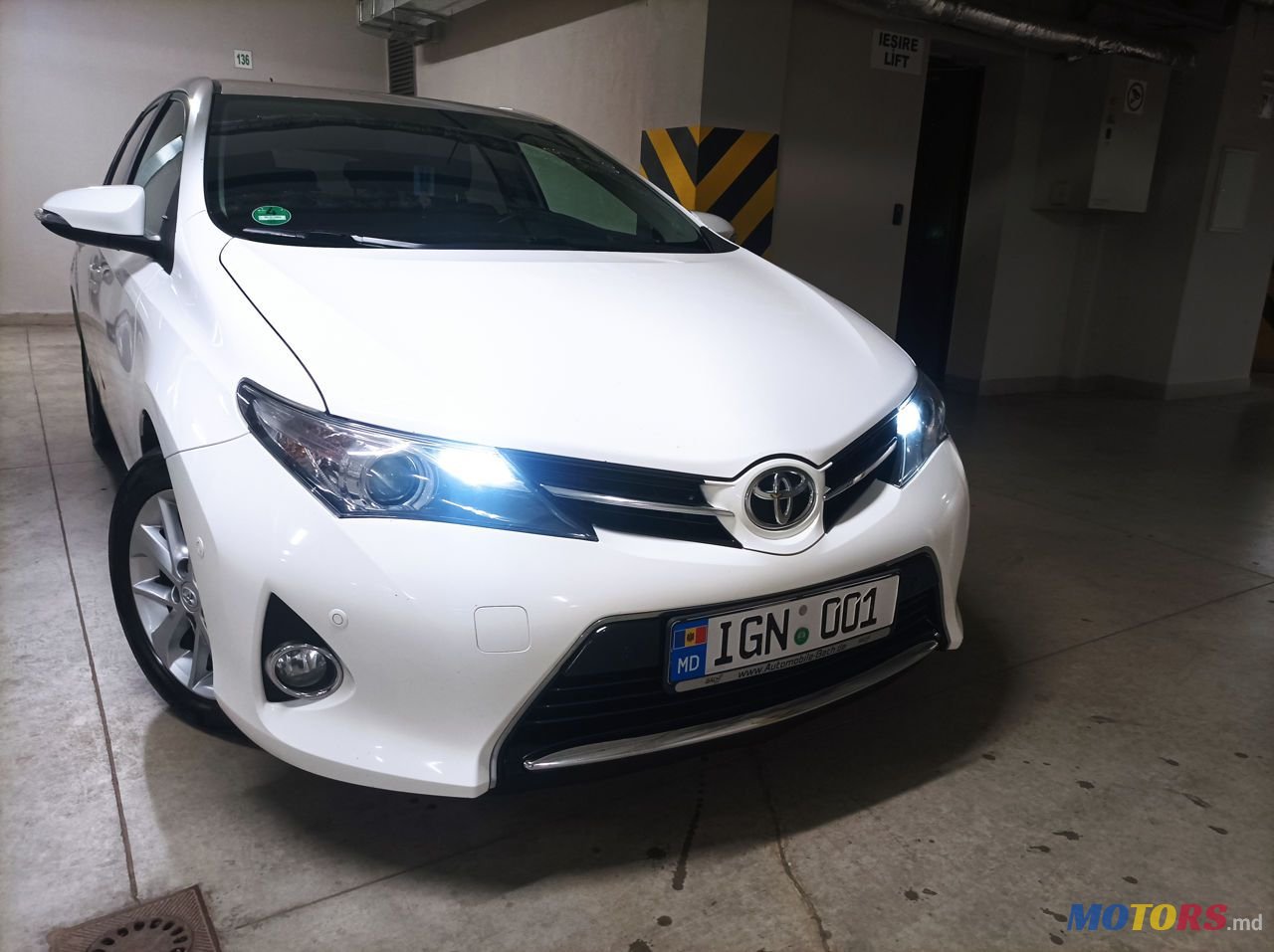 2013' Toyota Auris photo #1