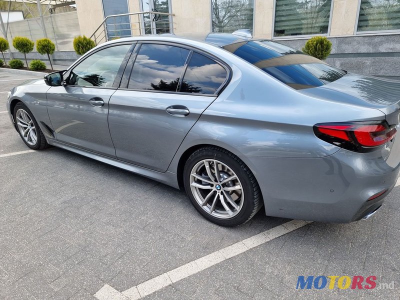 2017' BMW 5 Series photo #6
