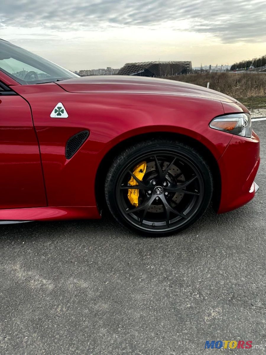 2018' Alfa Romeo Giulia photo #3