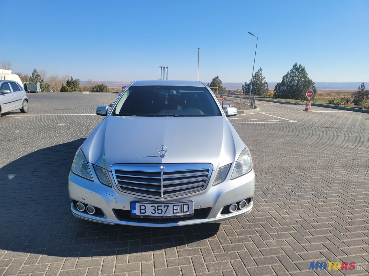 2010' Mercedes-Benz E Класс photo #1