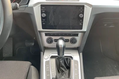 2017' Volkswagen Passat