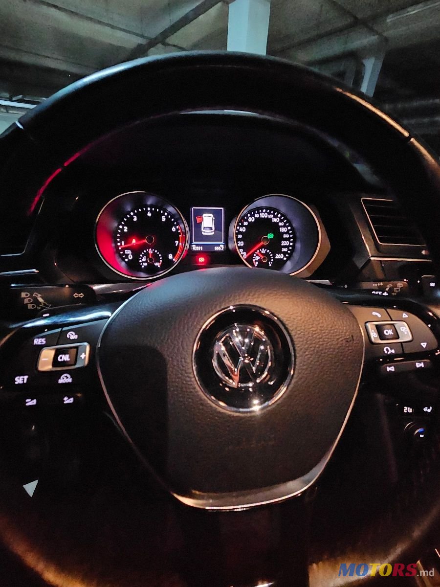 2018' Volkswagen Tiguan photo #5