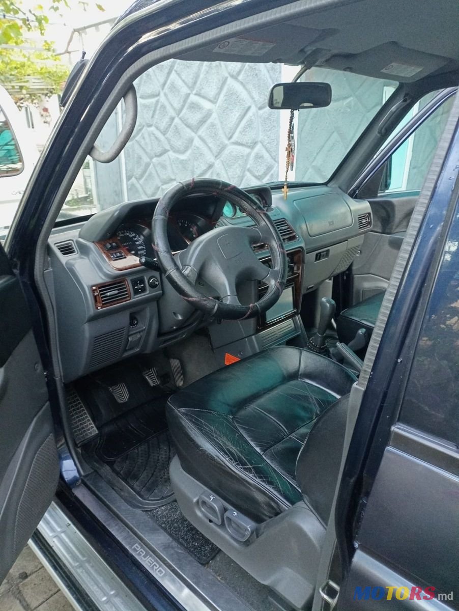 2003' Mitsubishi Pajero photo #4