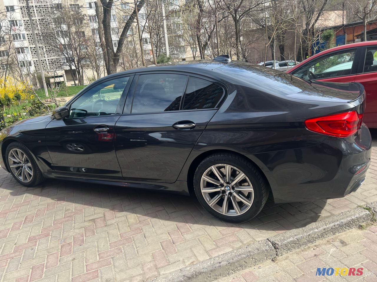 2017' BMW 5 Series photo #2