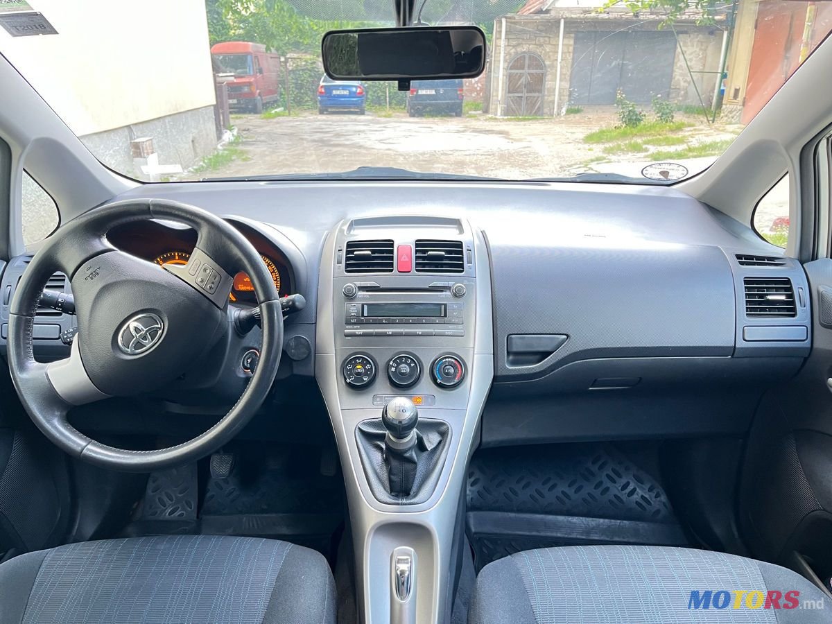 2008' Toyota Auris photo #6